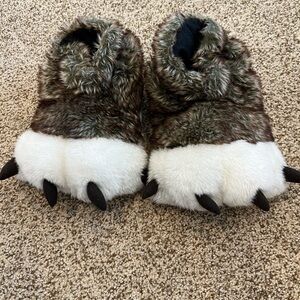 Great Wolf Lodge “Slippaws” slippers. Adult one size fits most.